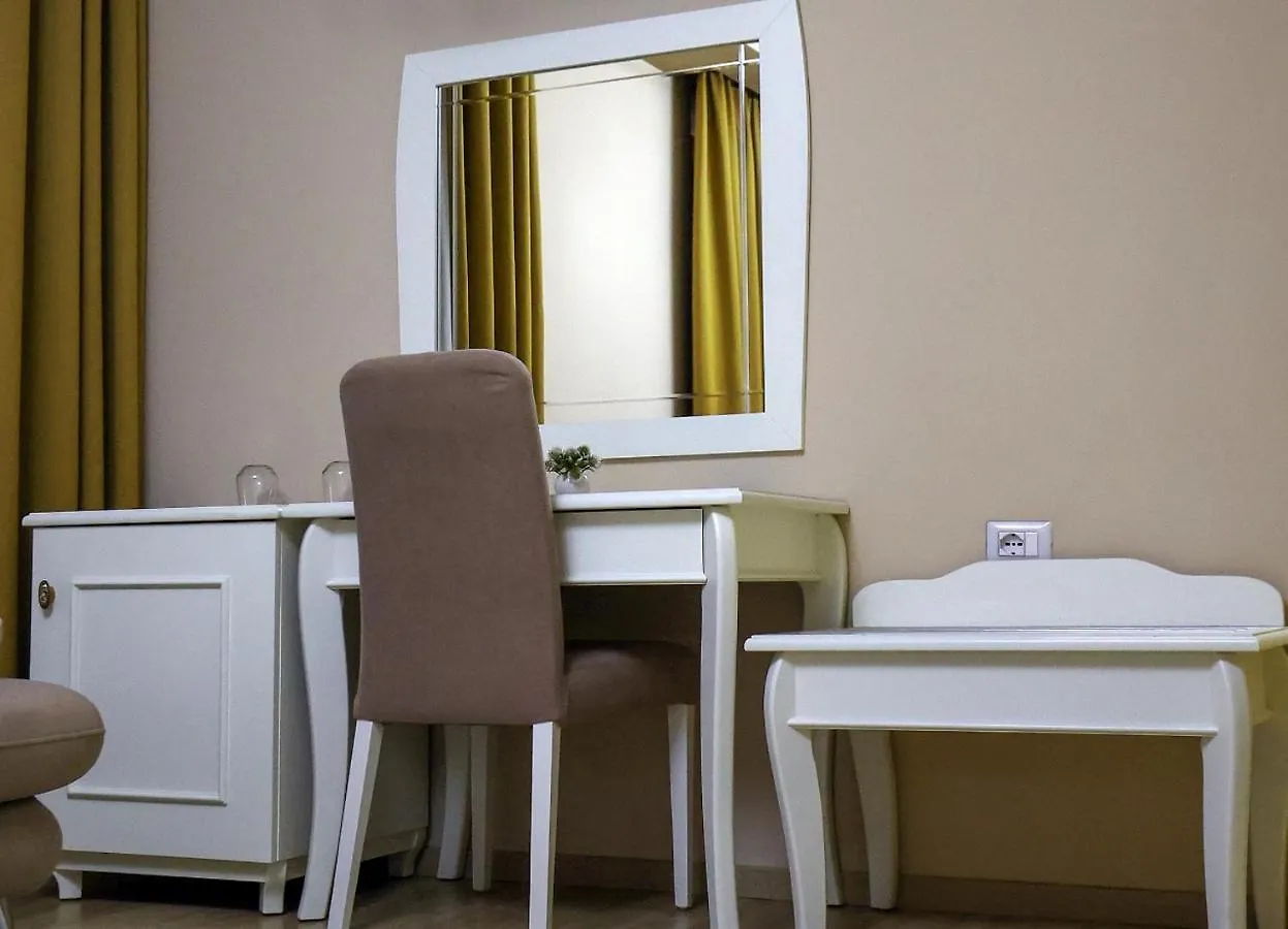 Christi'S Hotel Borova Korce