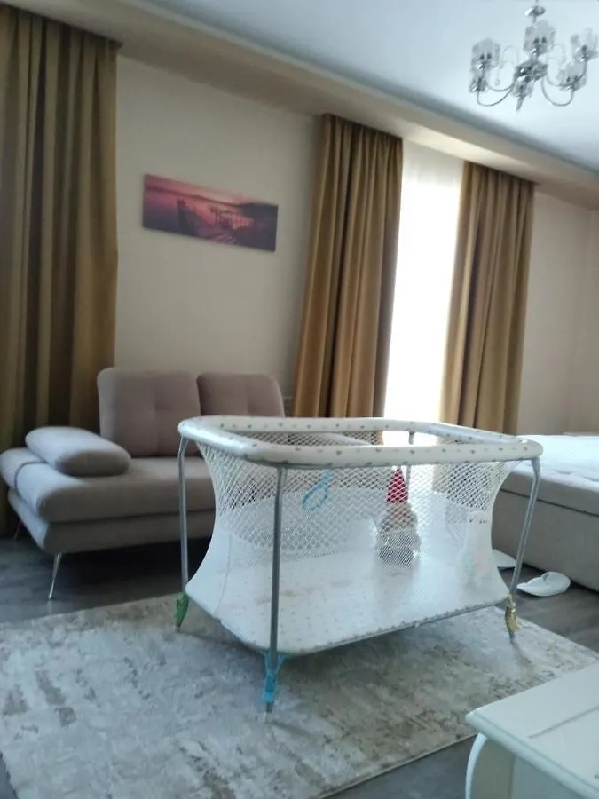 Christi'S Hotel Borova Korce